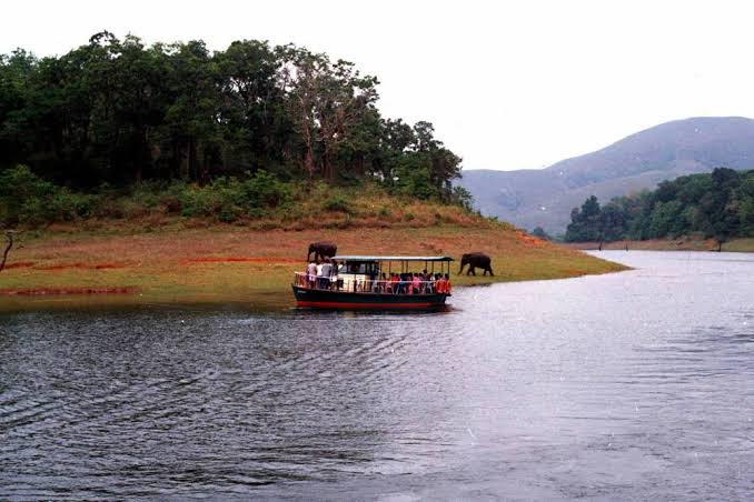 anayirangal dam munnar boating